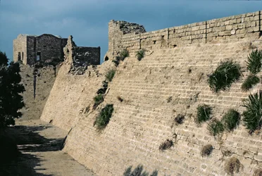 Überreste der Festungsmauern, erbaut ca. 37-31 v. Chr.